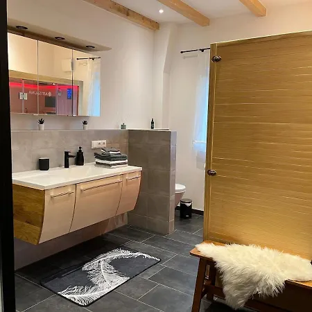 Neue Moderne Mit Infrarot Sauna Lägenhet *